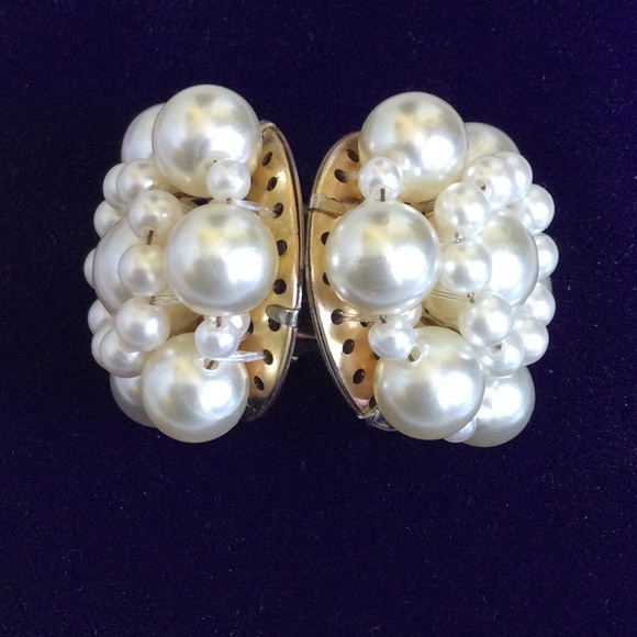Vintage Faux Pearl Clip On Earrings - Picture 2 of 4